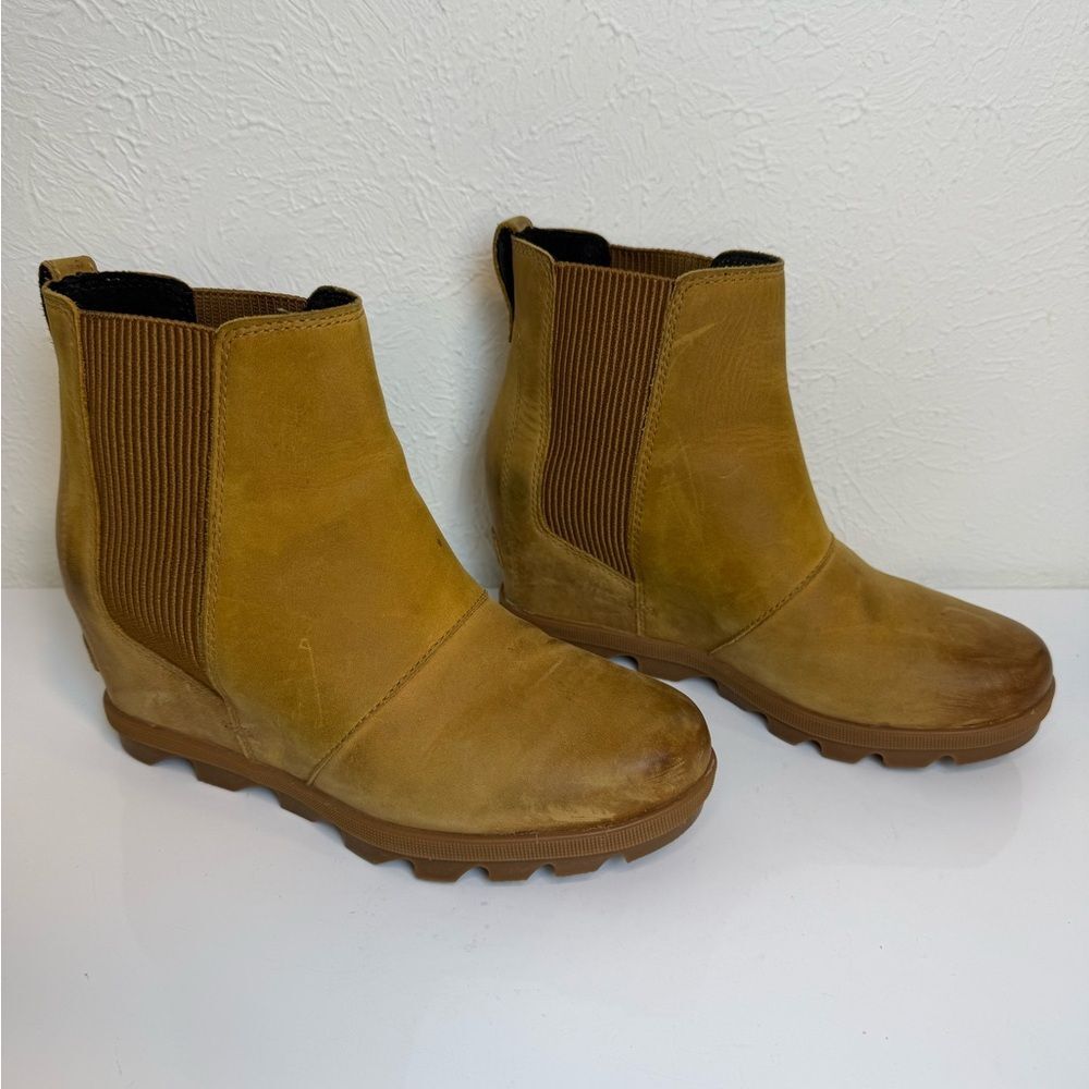 Sorel Joan of Arctic Wedge Ankle Boots Camel Size 7